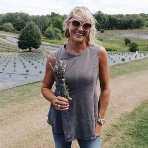 Meet your Posher, Stacy